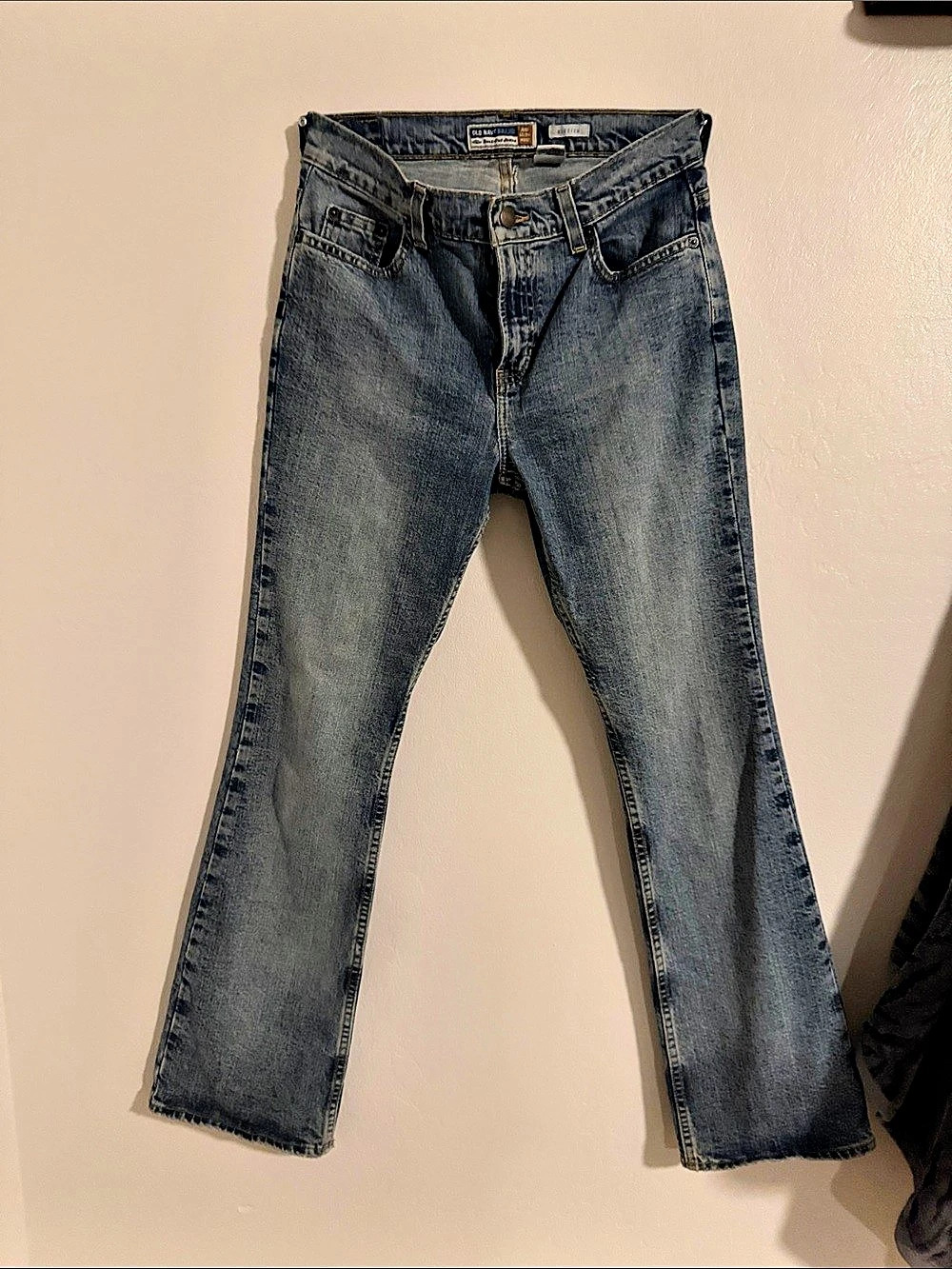 Old Navy Just Below Waist Boot-Cut Jeans Blue Size 4